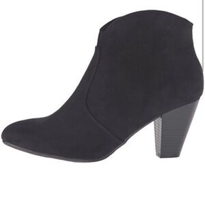 Report MARQUE Black Faux Suede Ankle Boots NWOB Casual Fashion Trend